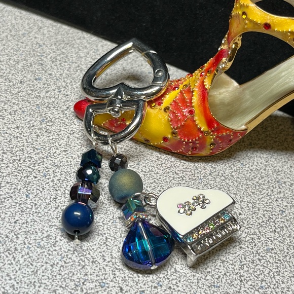 Beautiful piano and crystal keychain/purse bling - Picture 13 of 13